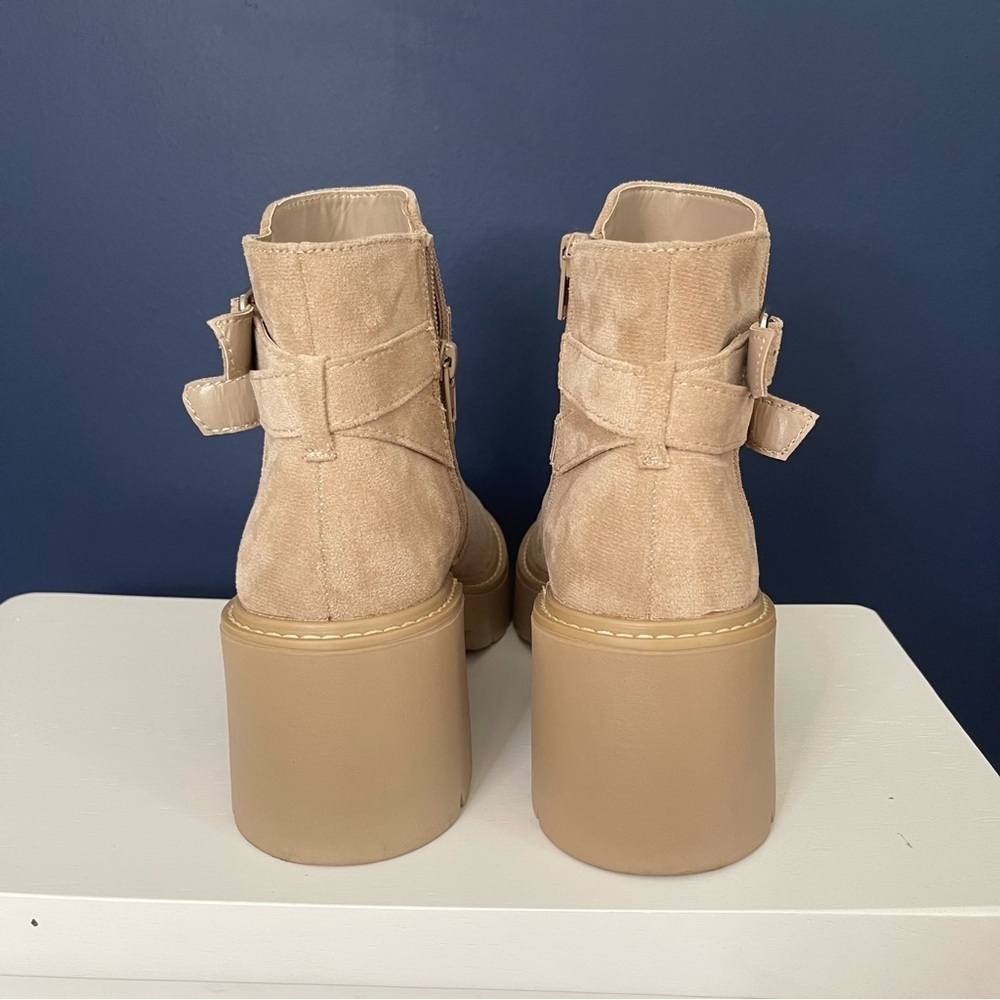 Madden Girl Tan Ankle Boots Size 7.5- Like New! - Picture 3 of 5